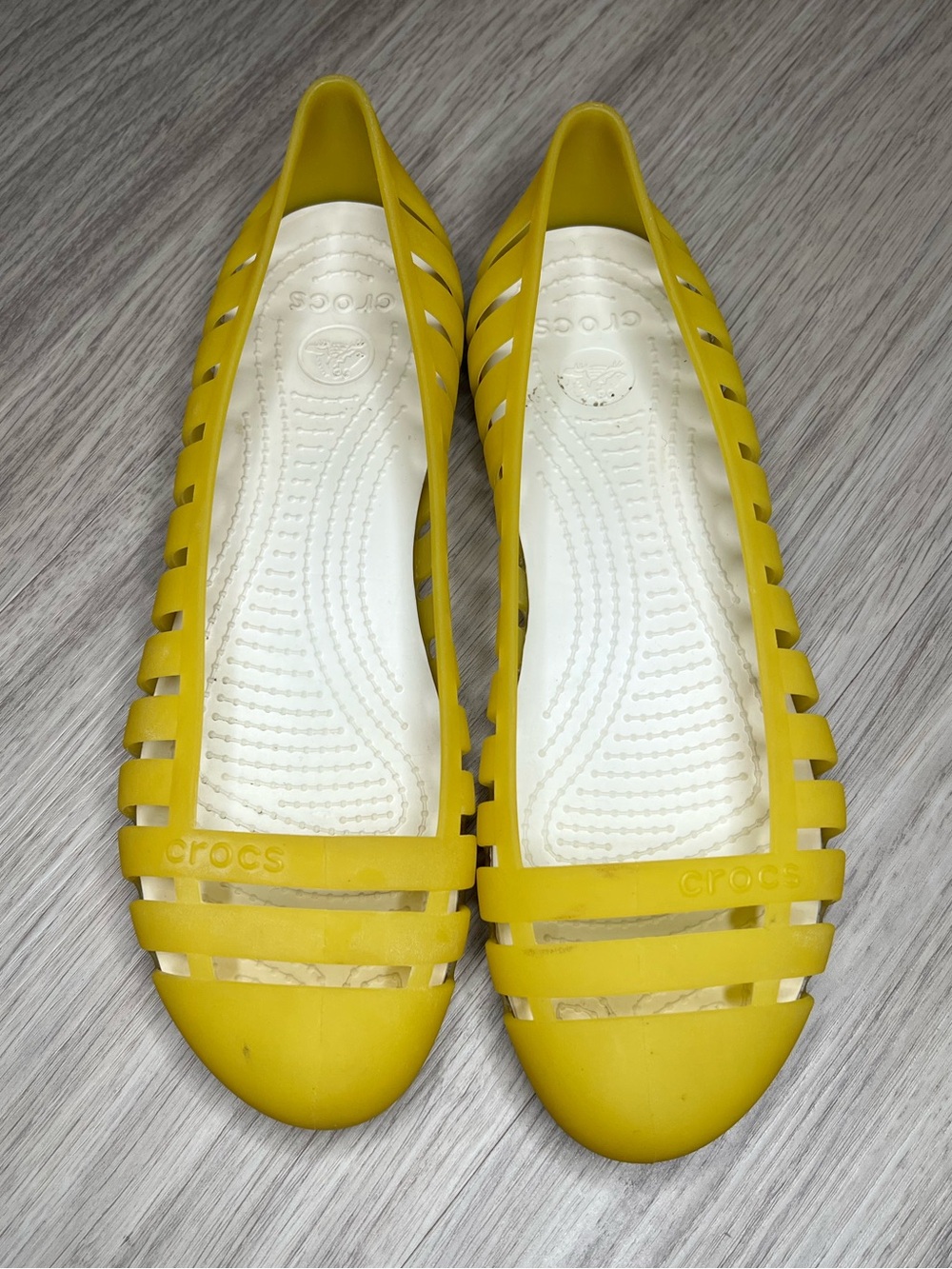 Crocs Adrina II Closed Toe Slip On Jelly Flats Women’s Sz 9 Ballet Shoes yellow